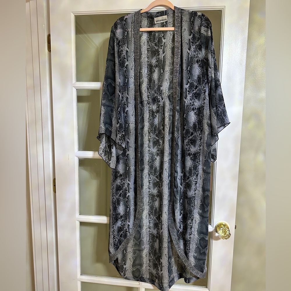 Meet me in Miami Black and Gray Kimono